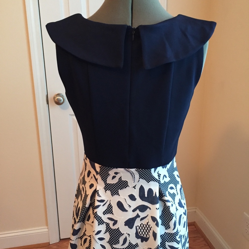Kate and Lily blue dress white floral round neck - Picture 6 of 10